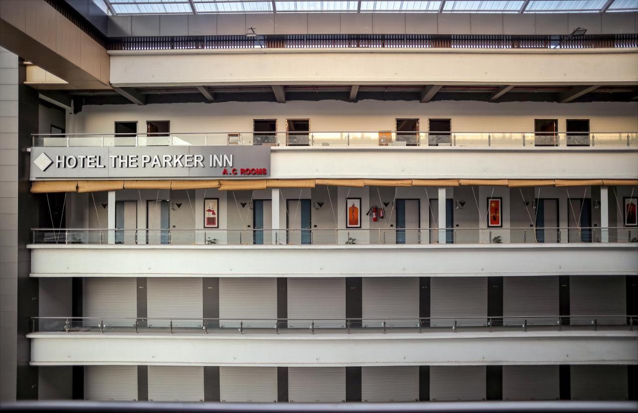 Hotel The Parker Inn By Kbnt Group Surat Exterior photo