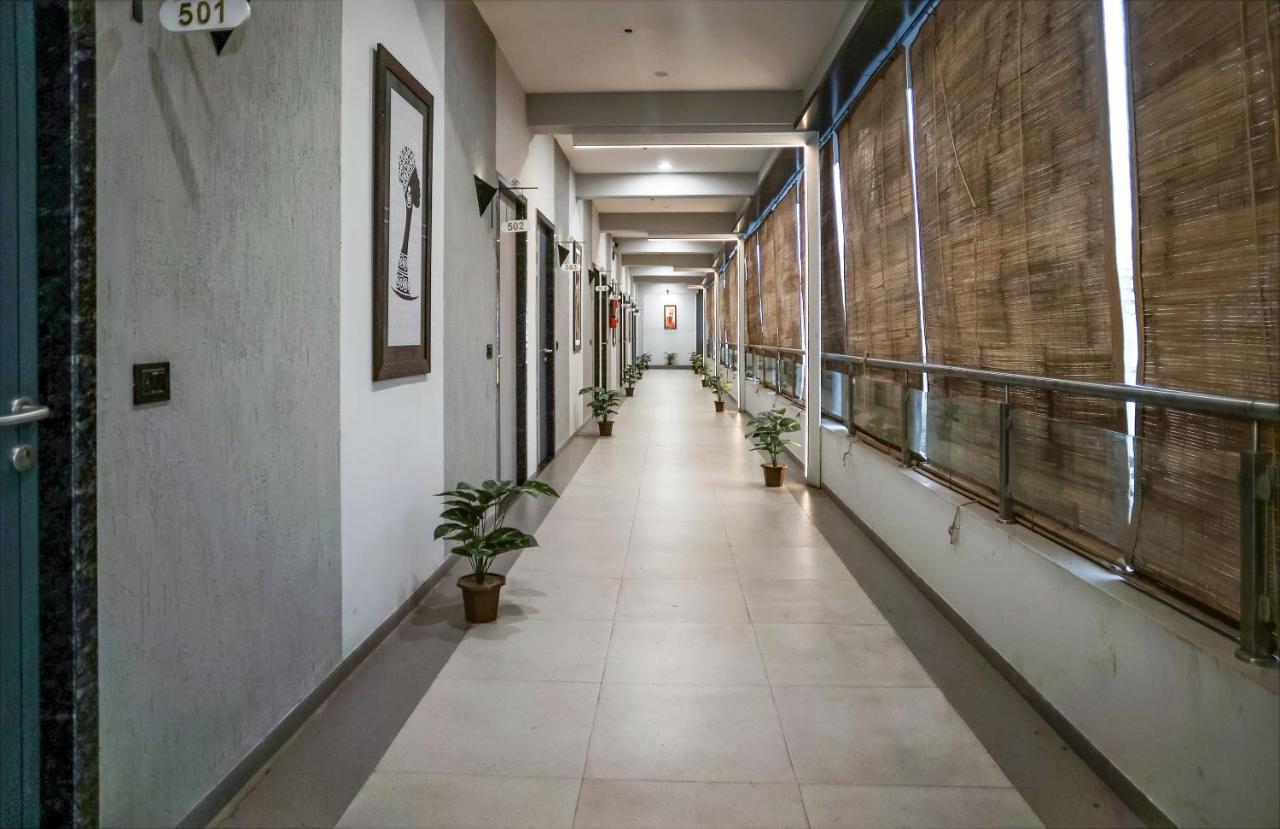 Hotel The Parker Inn By Kbnt Group Surat Exterior photo