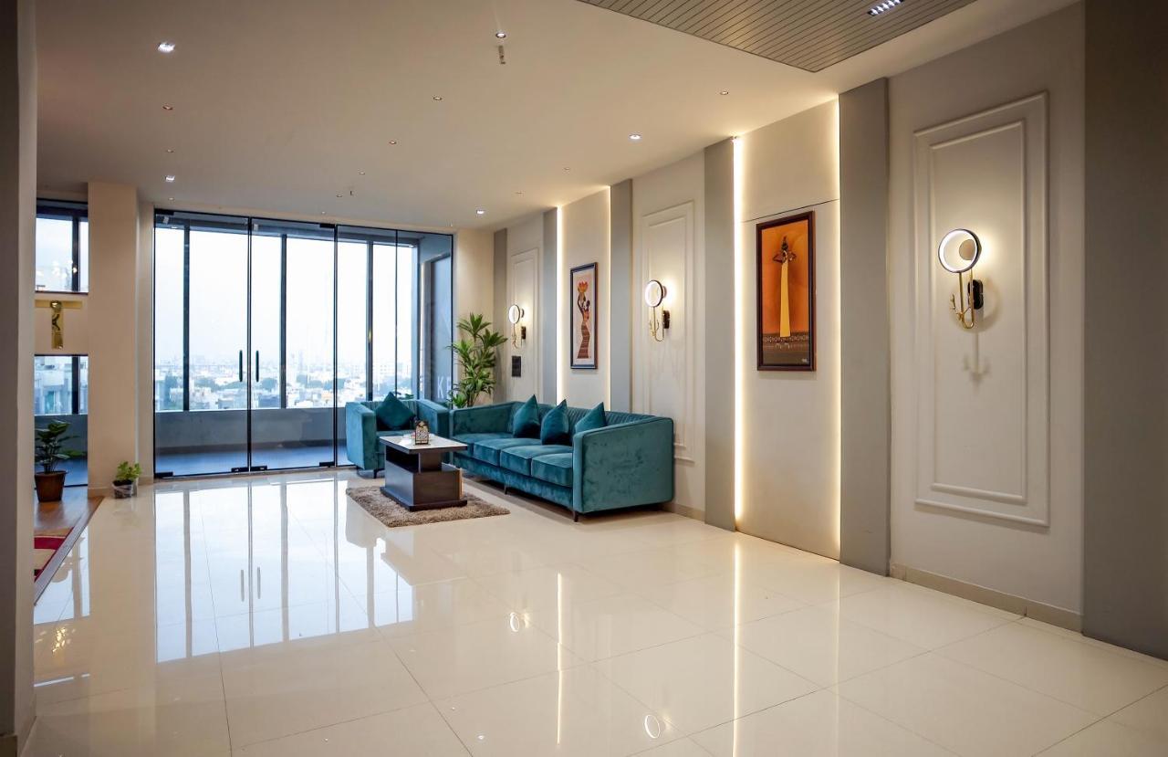 Hotel The Parker Inn By Kbnt Group Surat Exterior photo