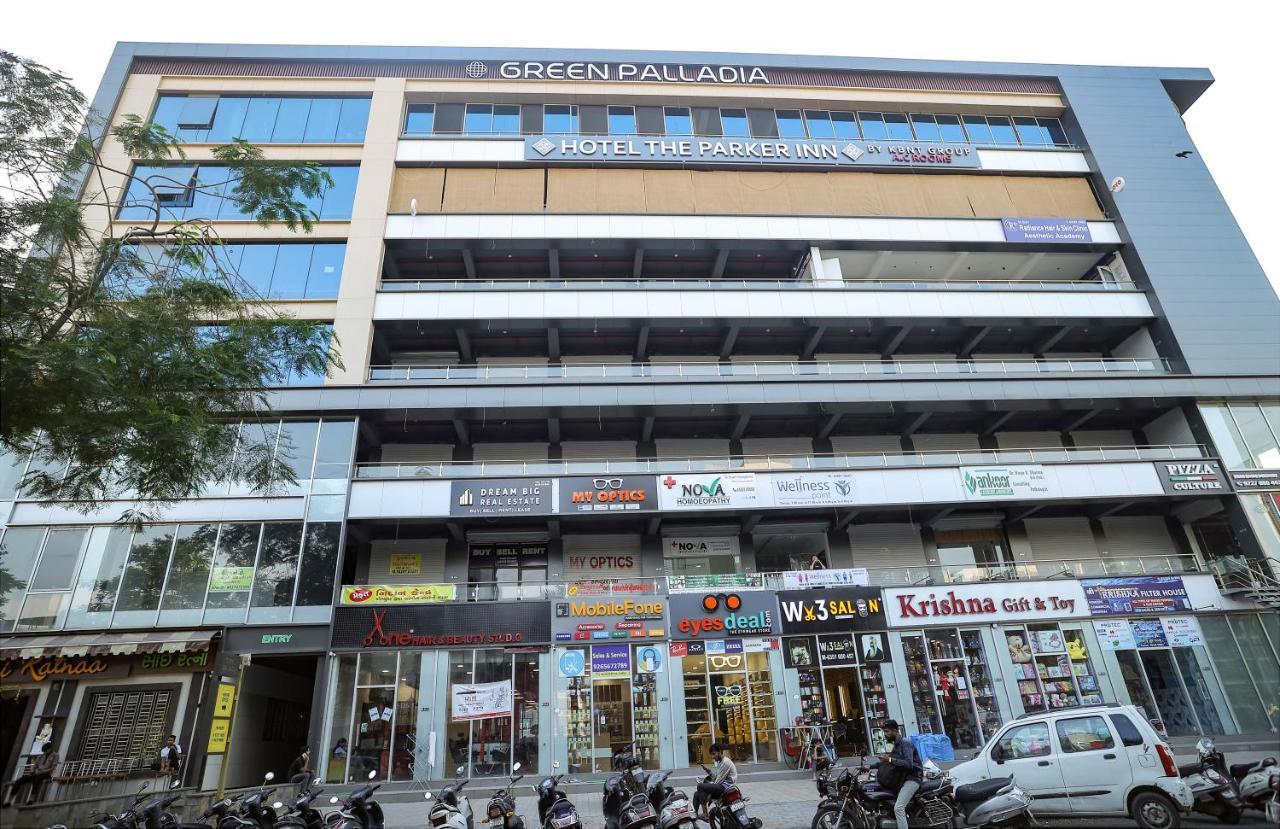 Hotel The Parker Inn By Kbnt Group Surat Exterior photo
