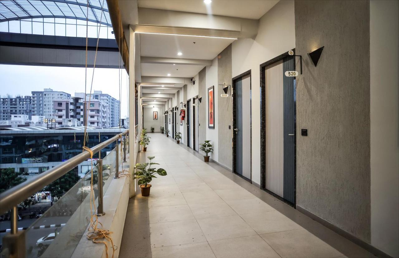 Hotel The Parker Inn By Kbnt Group Surat Exterior photo