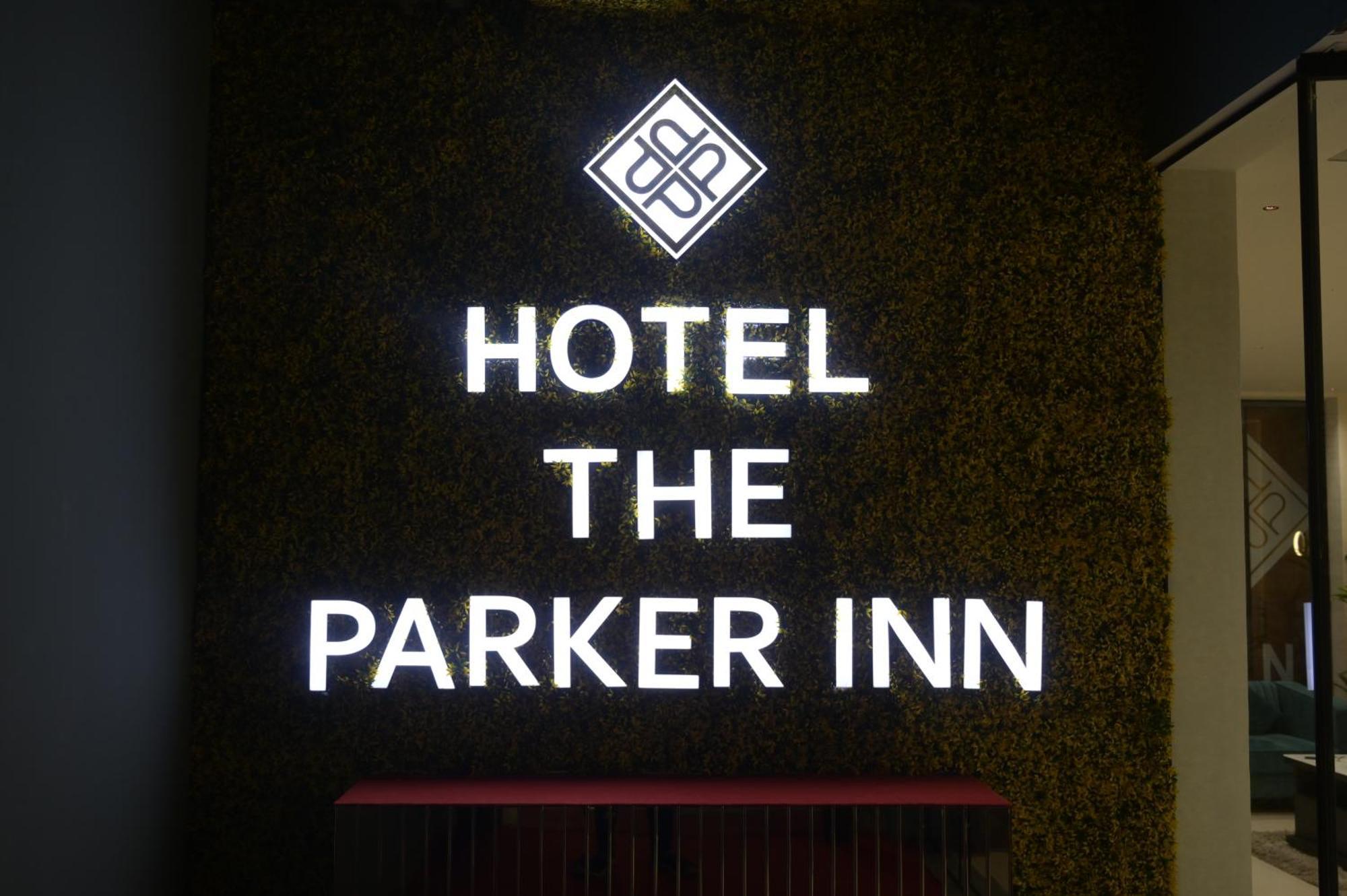 Hotel The Parker Inn By Kbnt Group Surat Exterior photo